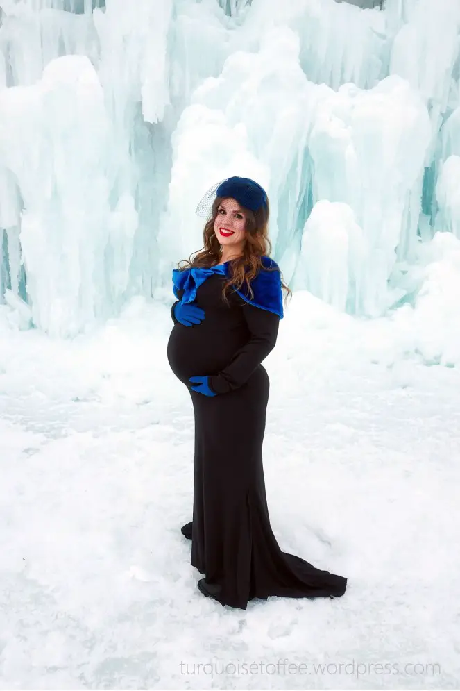 Dramatic Maternity Style: Velvet Stole with a Black Gown — Winter Photoshoot Outfits