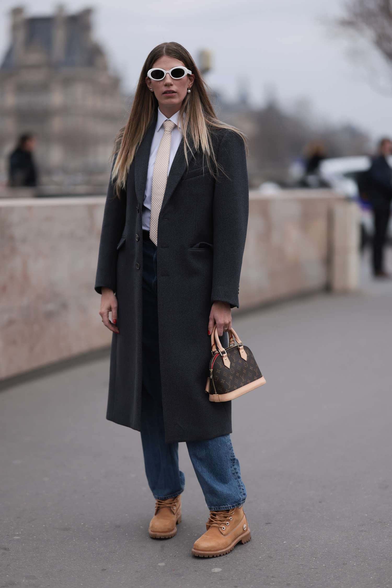 Smart Casual: Tan Timberlands with a Tie and Overcoat — Timberland Boots Outfits