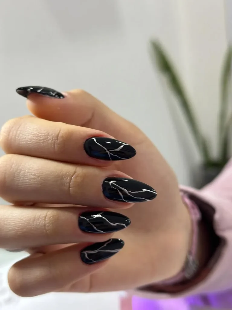 Medium Almond White Marble Cracks on Black Medium Almond White Marble Cracks on Black — Black Nail Ideas