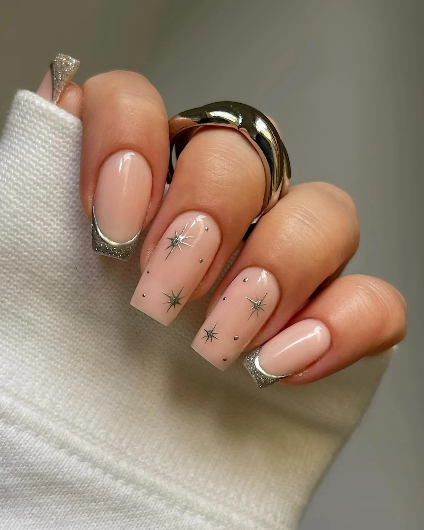 Festive Winter Visual Idea — Minimalist Winter Nails