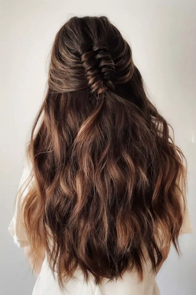 Dark Brown Half-Up Twist With Caramel Highlights Dark Brown Half-Up Twist With Caramel Highlights — Winter Hairstyles