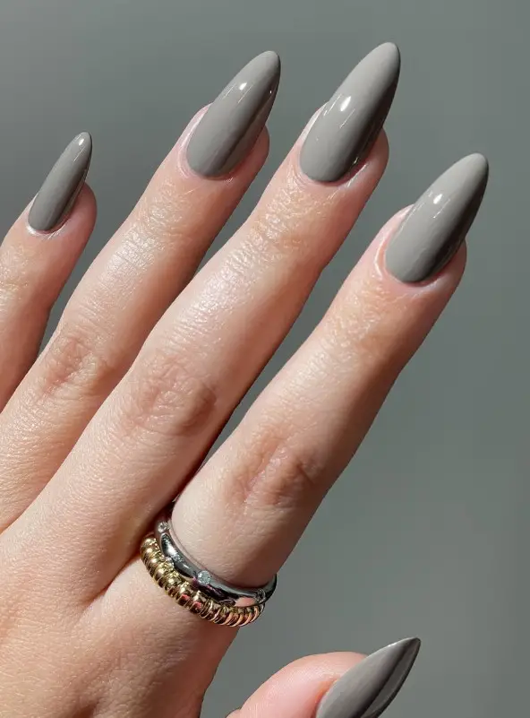 Solid Medium Grey Glossy Nails Solid Medium Grey Glossy Nails — Winter Almond Nails