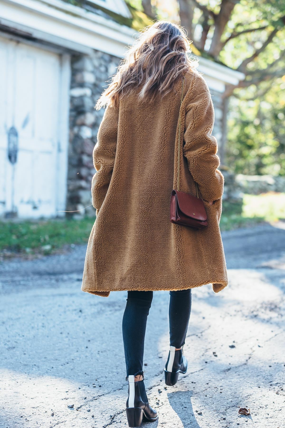 Brown Teddy Coat with Skinny Jeans and Ankle Boots Brown Teddy Coat with Skinny Jeans and Ankle Boots — Teddy Coat Outfits