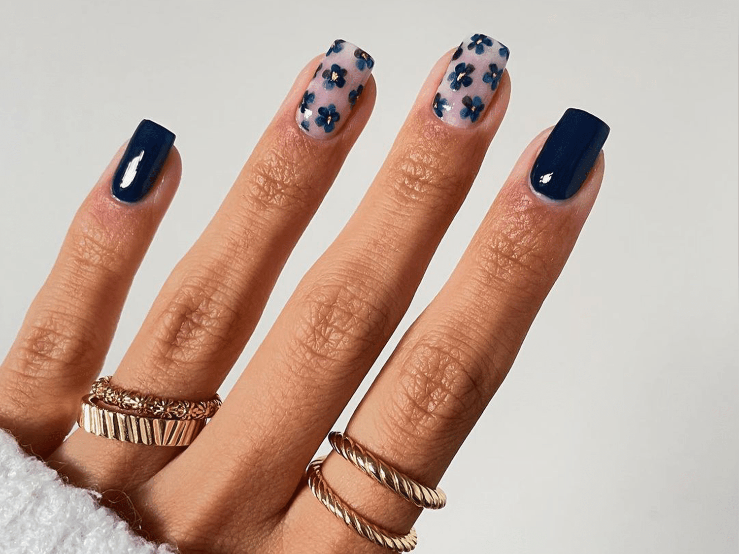 Medium Square Visual Idea — Navy Blue Nails