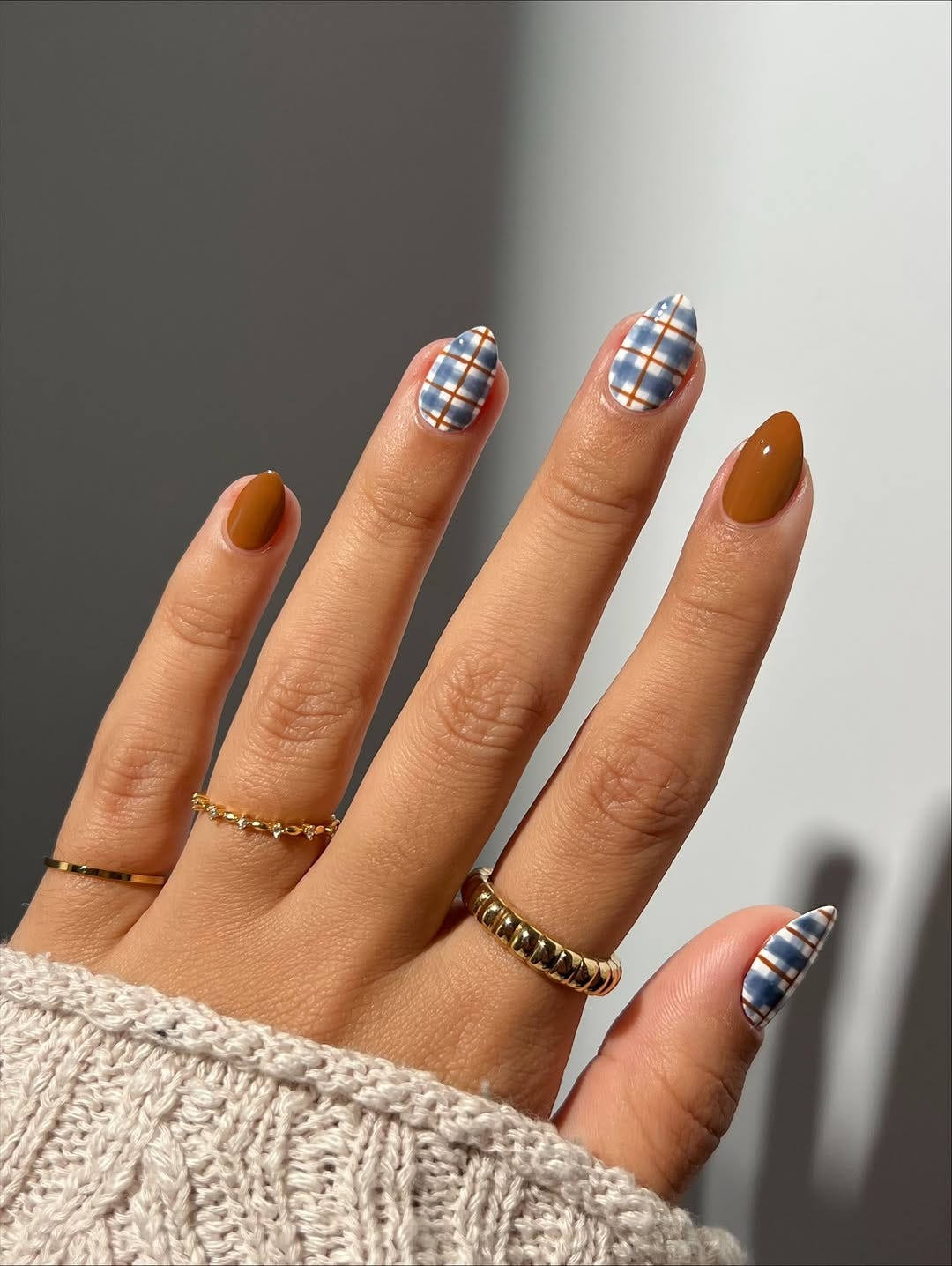 Caramel Plaid Matte Glossy Nails Caramel Plaid Matte Glossy Nails — Fall to Winter Nails