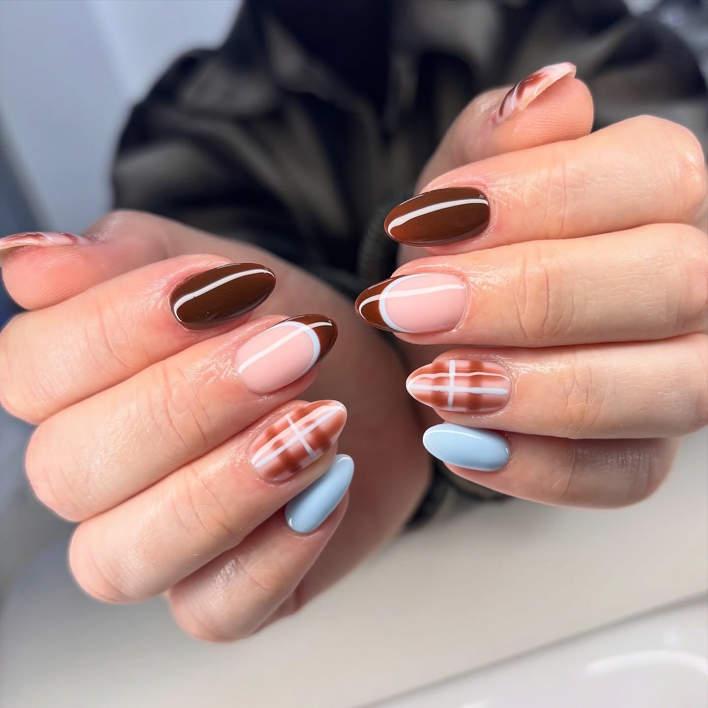 Cozy Plaid Stripe Oval Nails Cozy Plaid Stripe Oval Nails — Classy Winter Nails