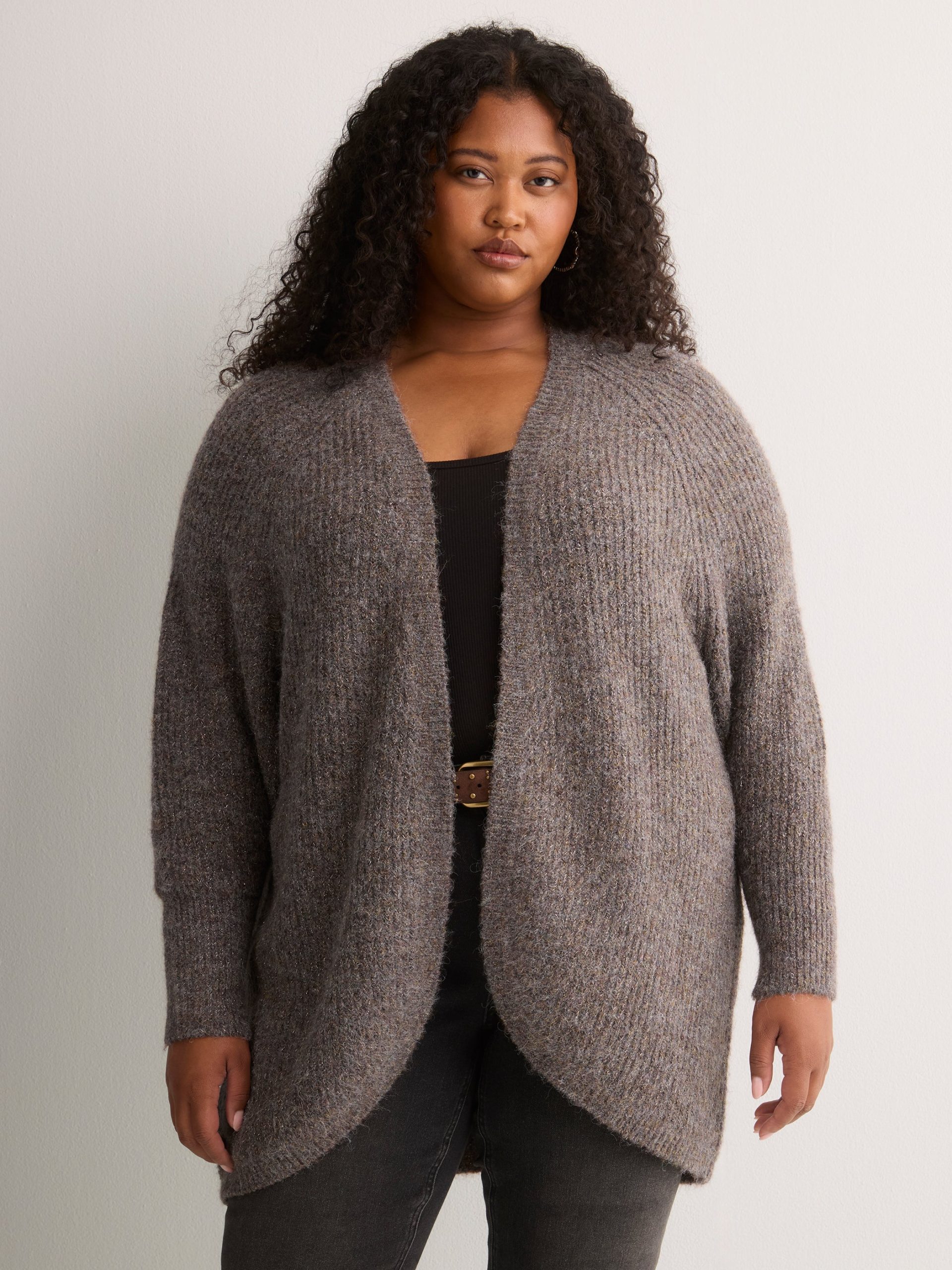 Relaxed Grey Knit Cardigan for Effortless Casual Style Relaxed Grey Knit Cardigan for Effortless Casual Style — Winter Outfits for Plus Size Women