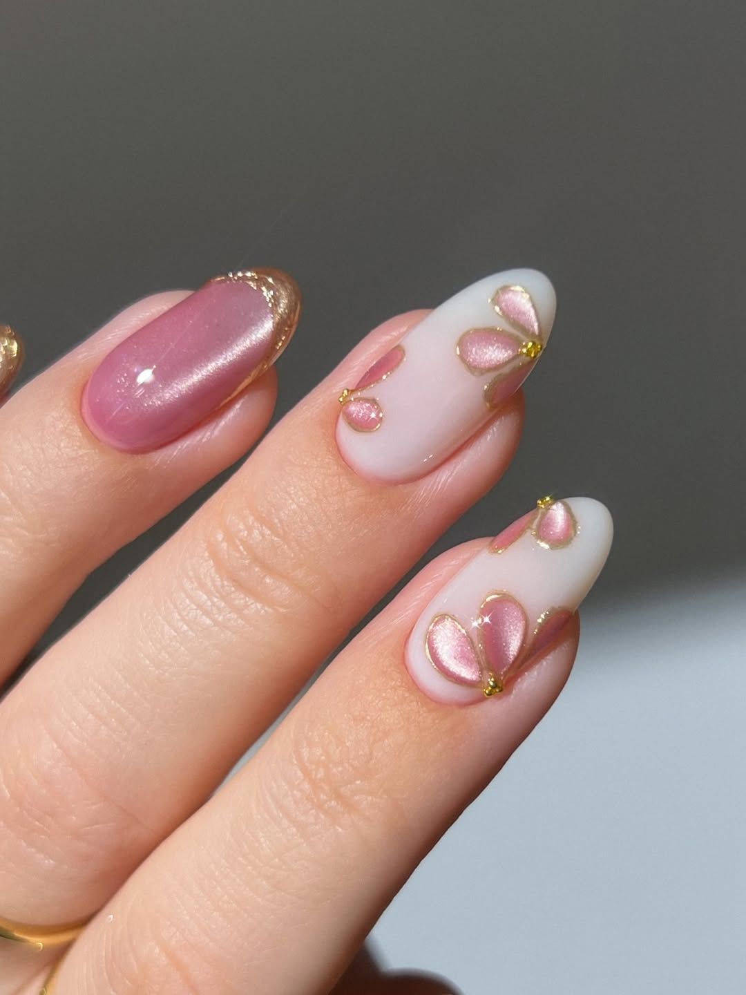 Clear Oval with Floral and Bee Designs Clear Oval with Floral and Bee Designs — Classy Simple Nail Designs