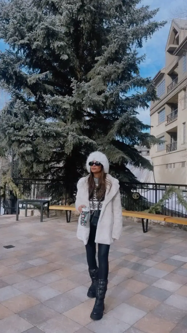 Full Faux Fur Ensemble: White Hat and Coat Full Faux Fur Ensemble: White Hat and Coat — Fur Hat Outfits