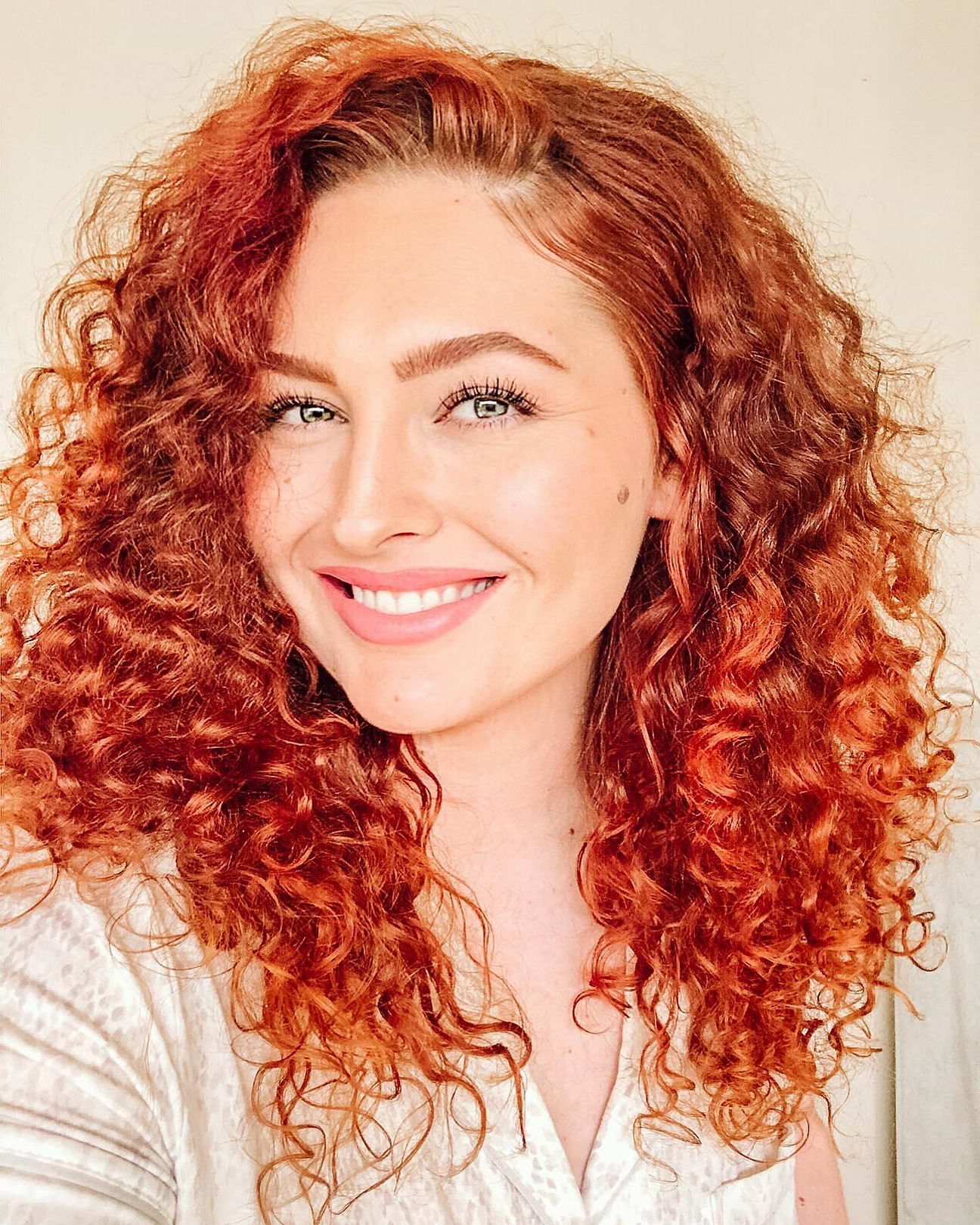 Shoulder Curly Bright Red With Golden Undertones Shoulder Curly Bright Red With Golden Undertones — Winter Hair Colors for Curly Hair
