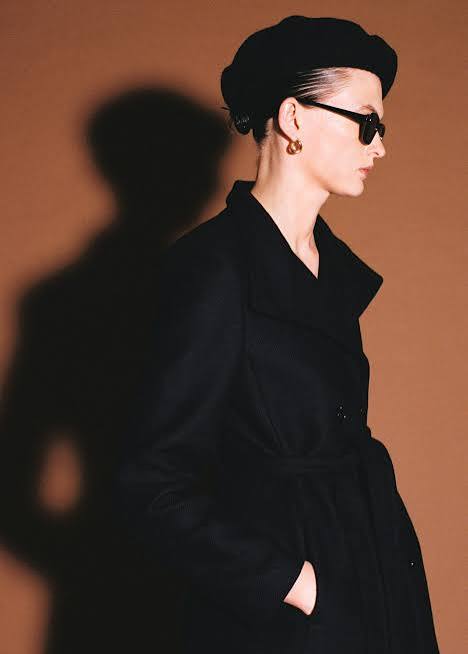 Chic Black Beret with Double-Breasted Wool Coat — Beret Outfits