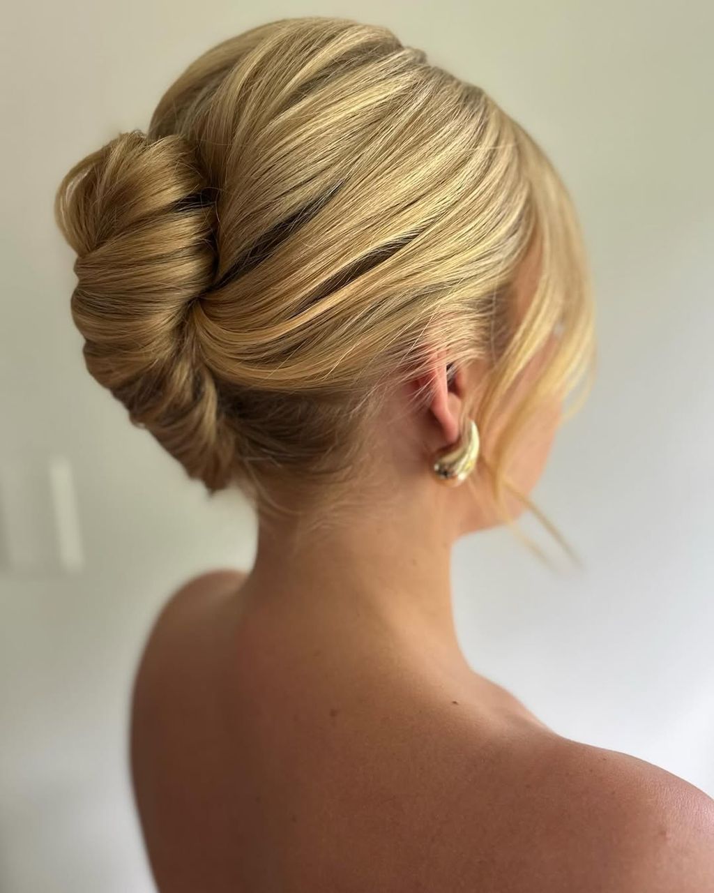 Medium-Back Visual Idea — Winter Wedding Guest Hairstyles