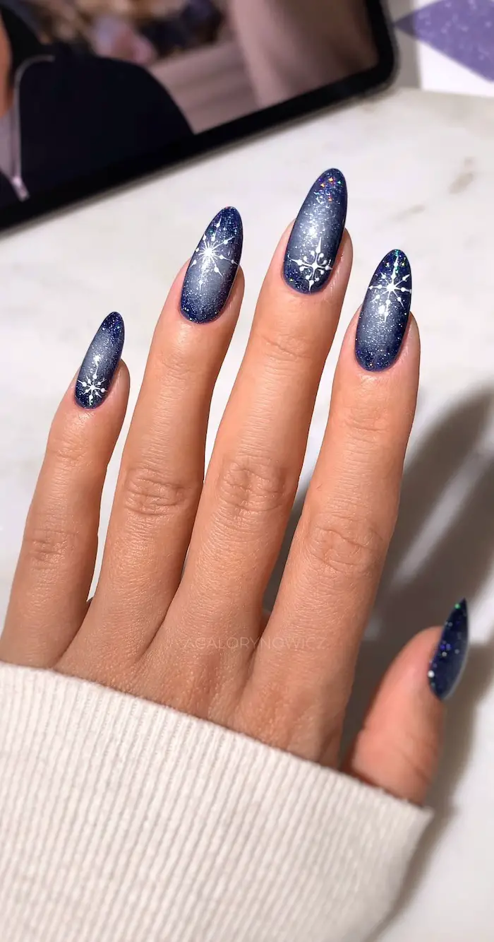 Deep Blue Glitter Gradient with Snowflakes Deep Blue Glitter Gradient with Snowflakes — Winter Almond Nails