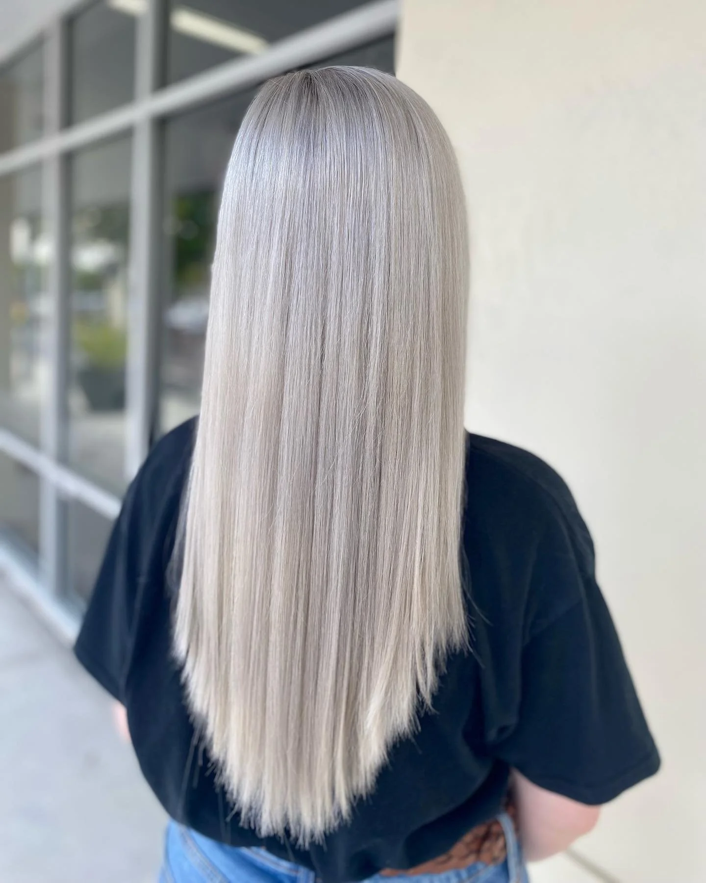 Mid-Back Visual Idea Mid-Back Visual Idea — Winter Haircuts for Gray Hair