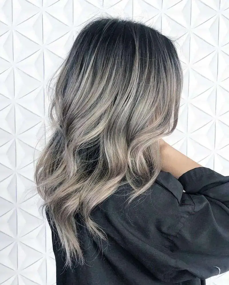 Mid-Back Ash Blonde With Greyish Highlights Mid-Back Ash Blonde With Greyish Highlights — Winter Hair Colors for Blondes