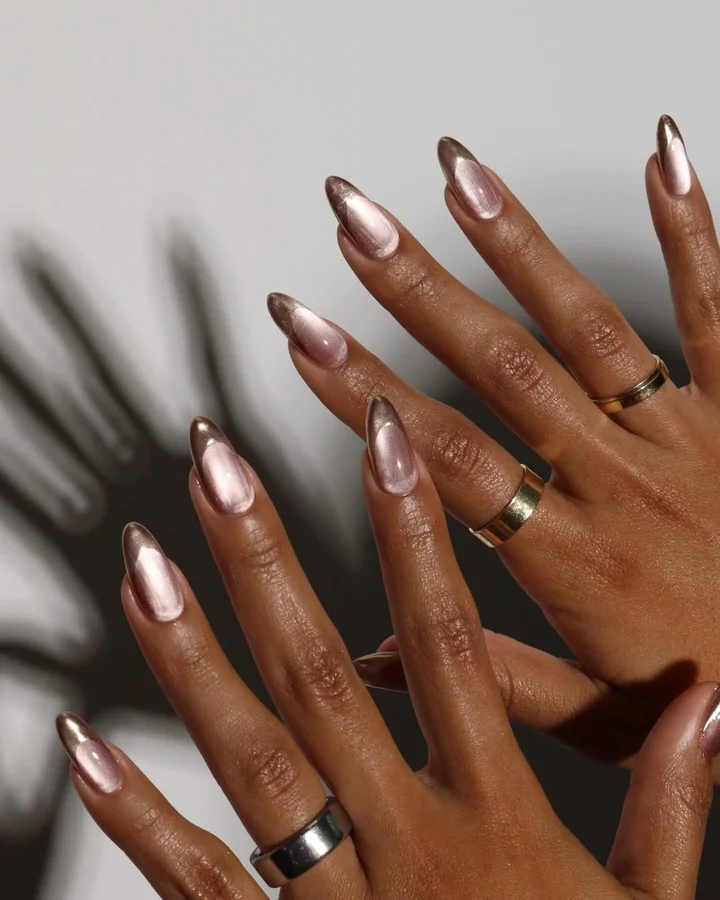 Rose Gold Cat-Eye Brown Tip Almonds Rose Gold Cat-Eye Brown Tip Almonds — Winter Nail Colors