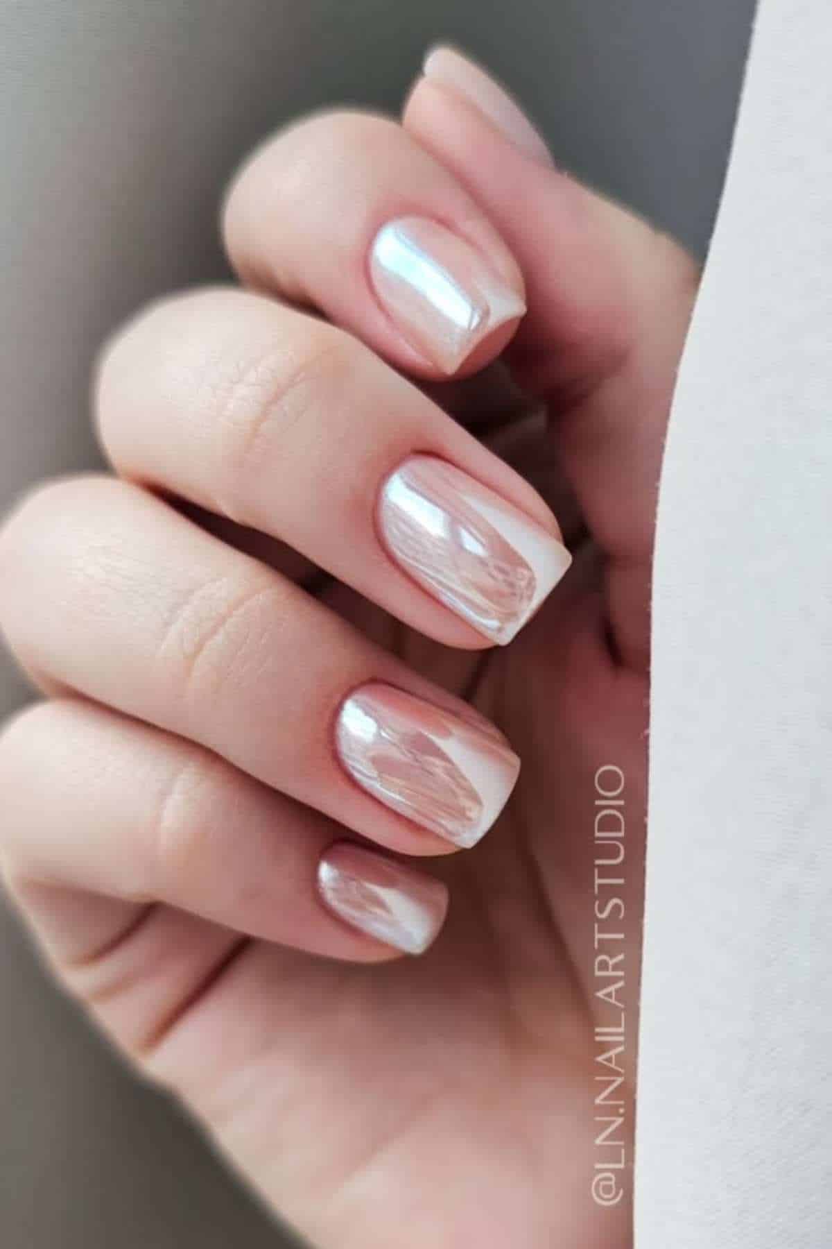 Ethereal Chrome Gradient Nails Ethereal Chrome Gradient Nails — Short Winter Square Nails