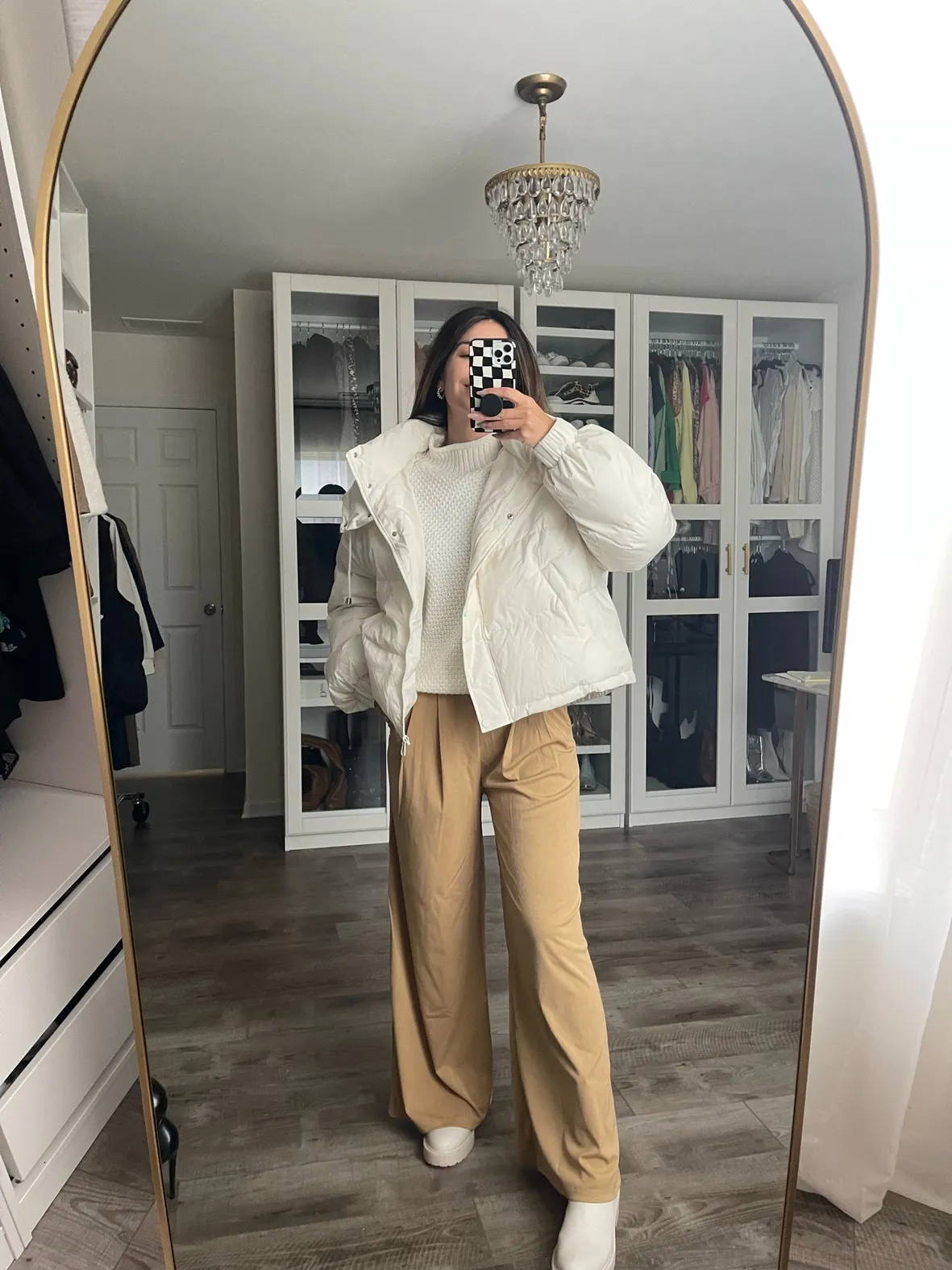 Oversized White Puffer Jacket and Beige Pants — Winter Streetwear Outfits