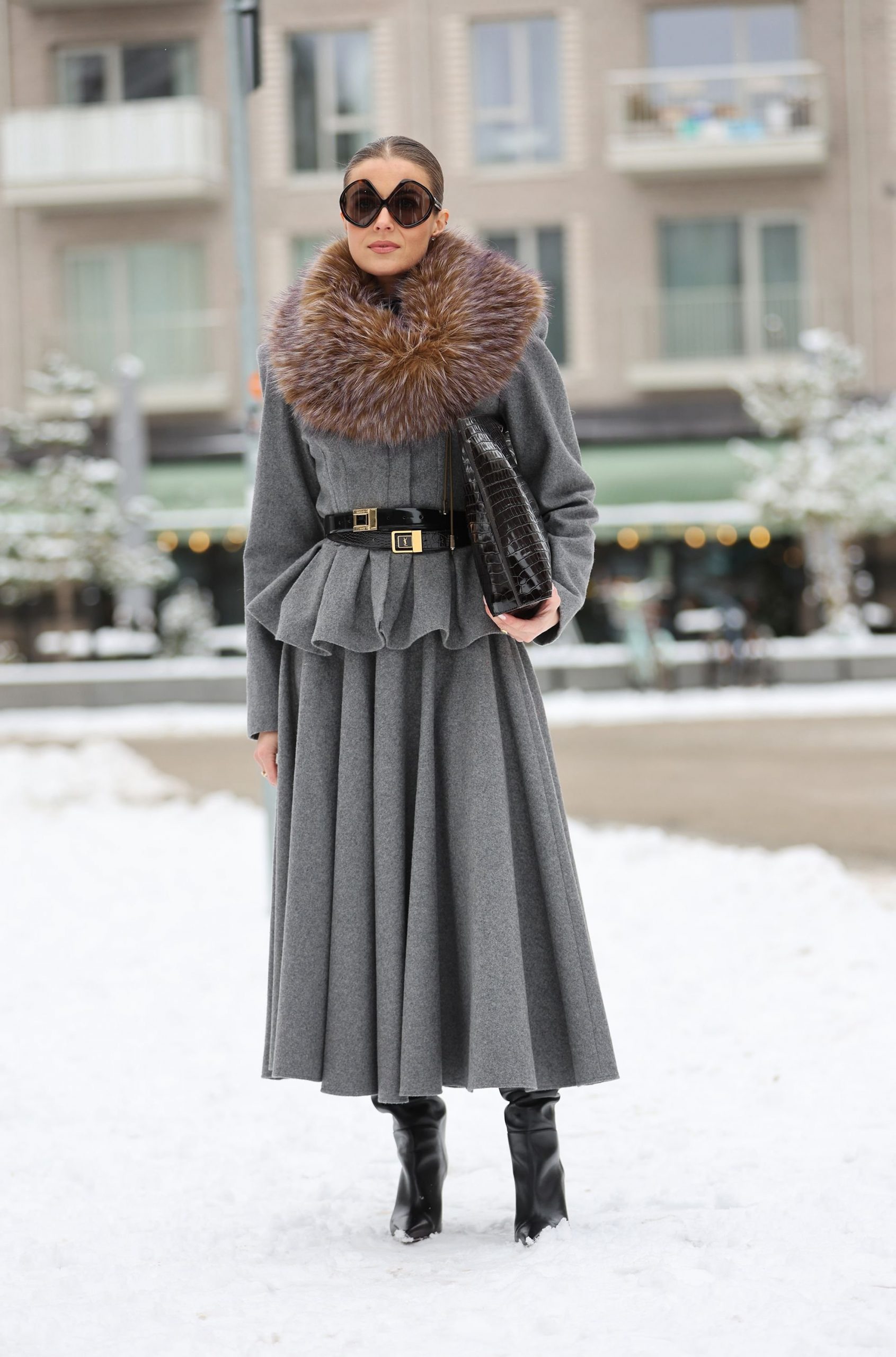 Grey Midi Skirt with Wool Coat and Fur Collar Grey Midi Skirt with Wool Coat and Fur Collar — Winter Skirt Outfits