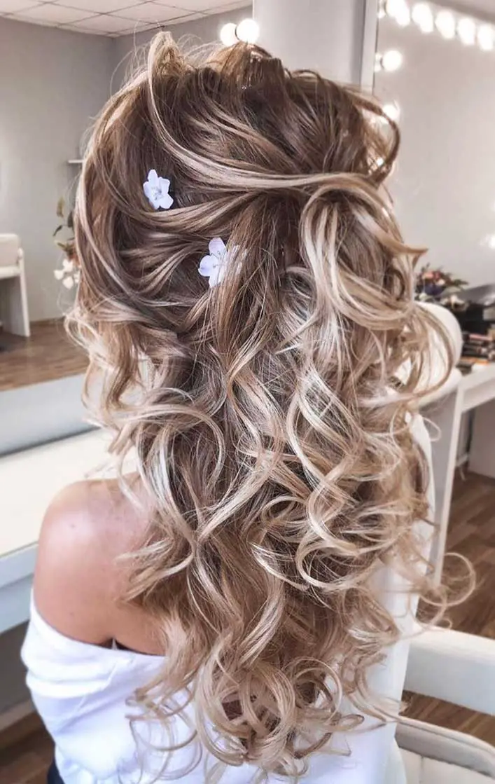 Balayage Loose Curls With Flowers Balayage Loose Curls With Flowers — Winter Half Up Half Down Hairstyles