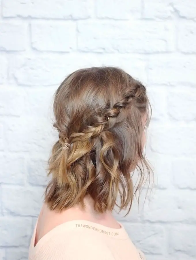 Collarbone Visual Idea Collarbone Visual Idea — Winter Braided Hairstyles
