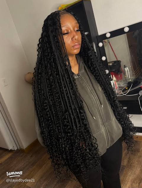Shoulder Length Braids With Blonde Ends Shoulder Length Braids With Blonde Ends — Winter Knotless Braids