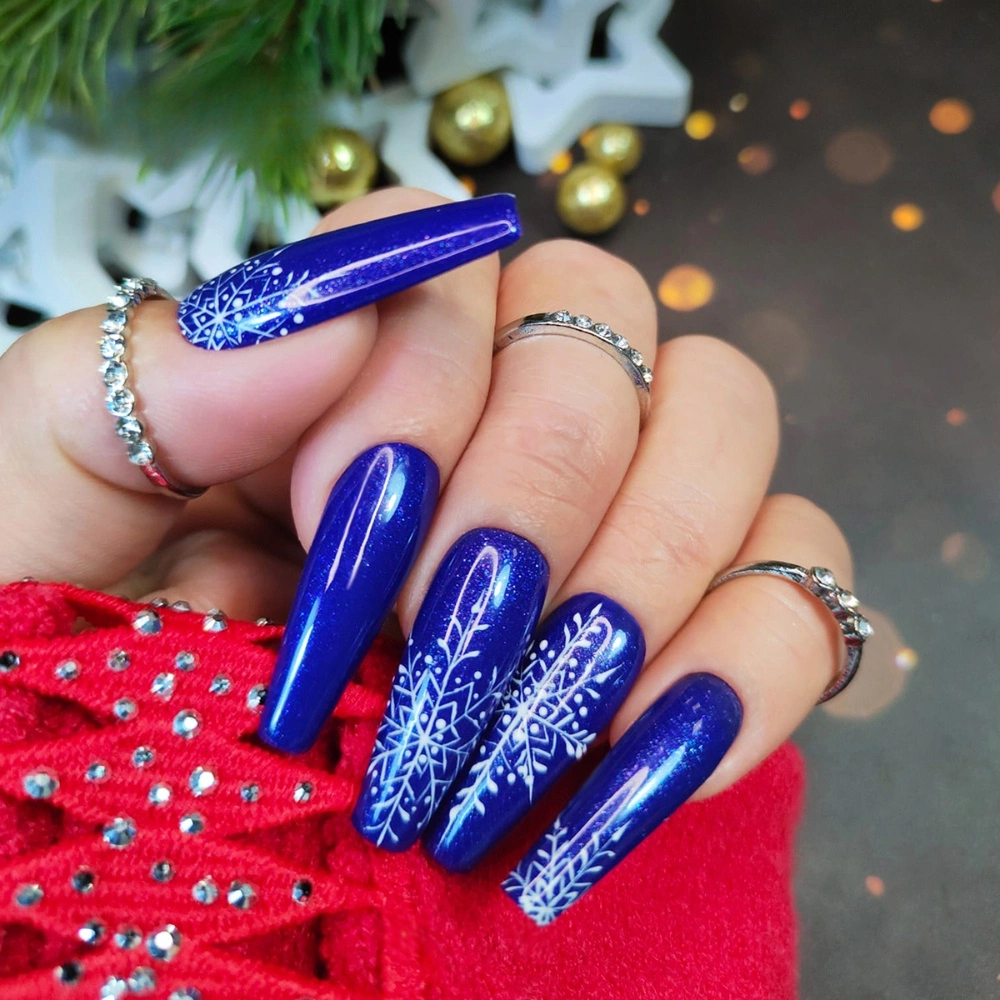 Long Coffin Vibrant Blue Snowflakes Long Coffin Vibrant Blue Snowflakes — Winter Blue Nails