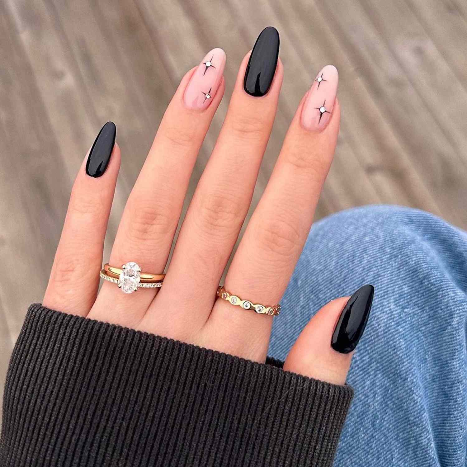 Medium Almond Black with Star Accents Medium Almond Black with Star Accents — Black Nail Ideas