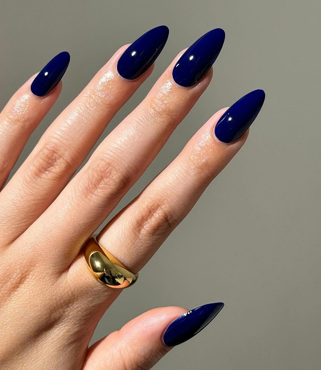 Deep Navy Blue Glossy Stilettos Deep Navy Blue Glossy Stilettos — Winter Nail Colors