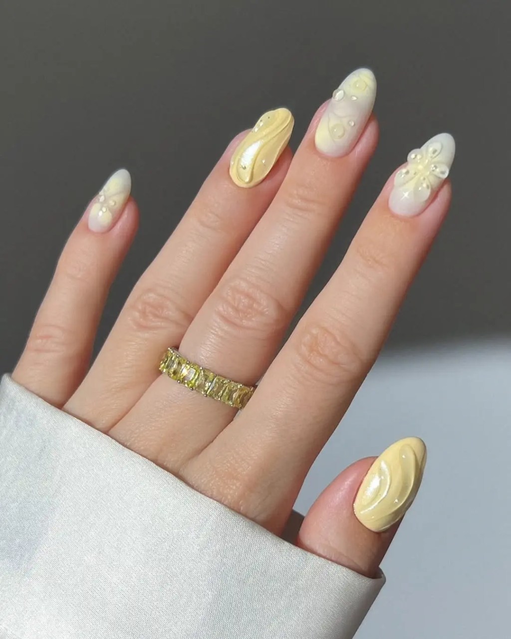 Long Oval 3D Swirl Art Long Oval 3D Swirl Art — Yellow Nail Designs