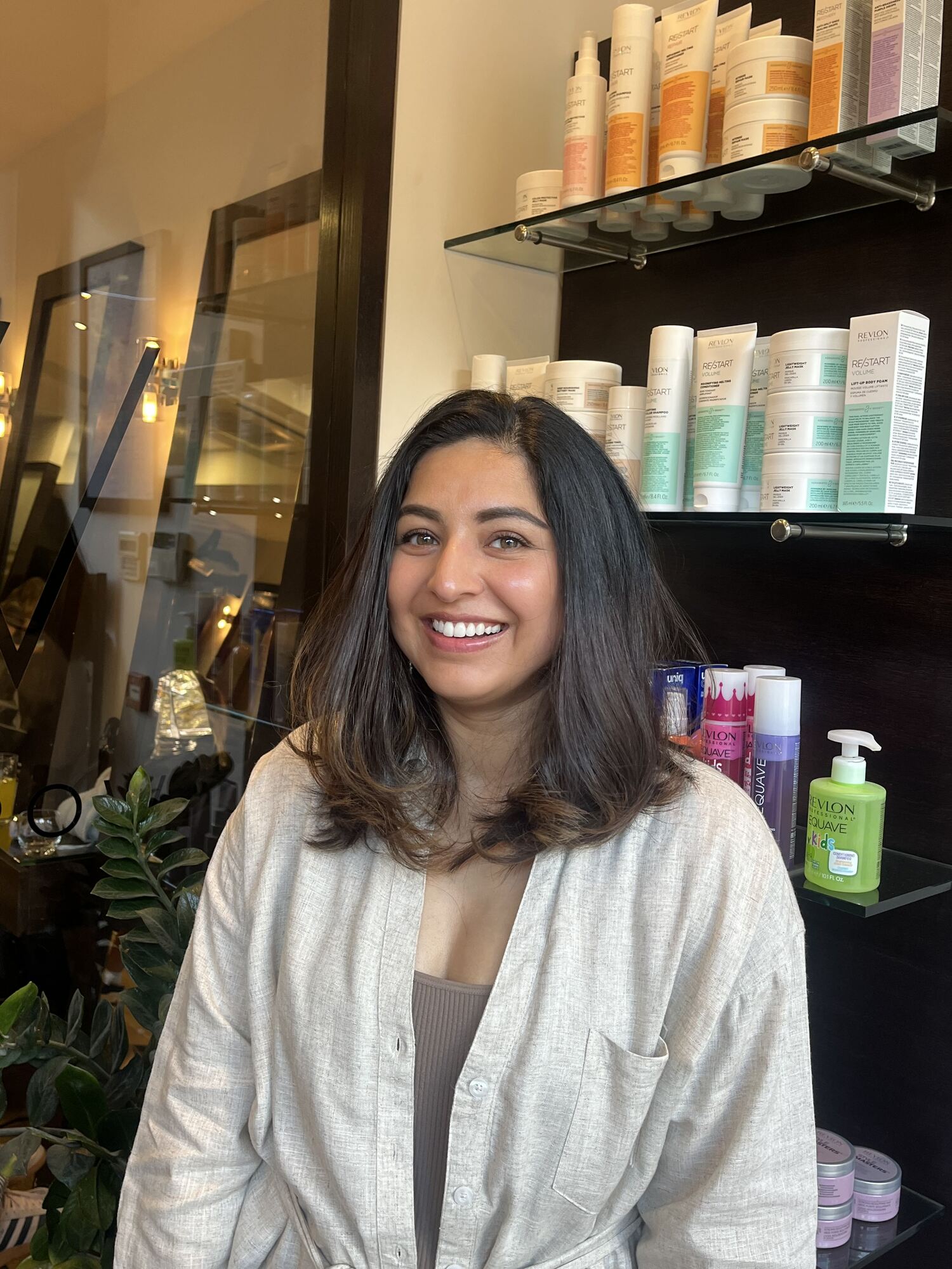 Natural Wavy Dark Brown Collarbone Natural Wavy Dark Brown Collarbone — Winter Shoulder Length Hairstyles