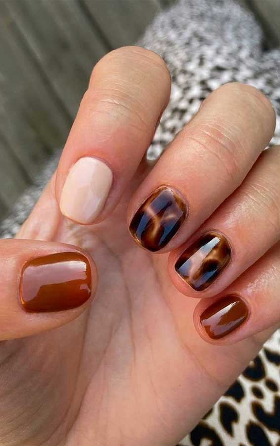Tortoiseshell Pattern Square Nails Tortoiseshell Pattern Square Nails — Short Winter Gel Nails