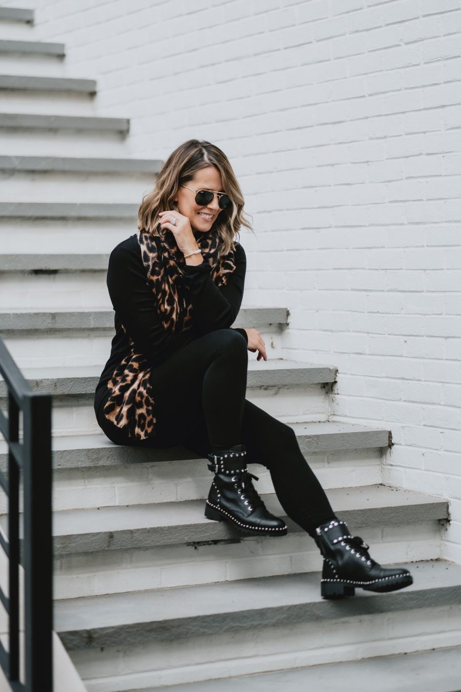 Leopard Print Scarf and Black Skinny Jeans with Studded Combat Boots Leopard Print Scarf and Black Skinny Jeans with Studded Combat Boots — Combat Boots Outfits