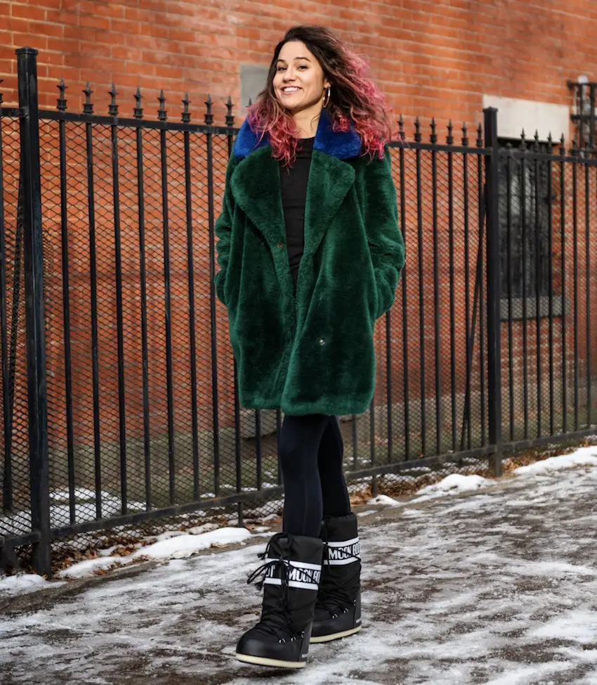 Vibrant Green Faux Fur Coat with Black Moon Boots Vibrant Green Faux Fur Coat with Black Moon Boots — Moon Boots Outfits