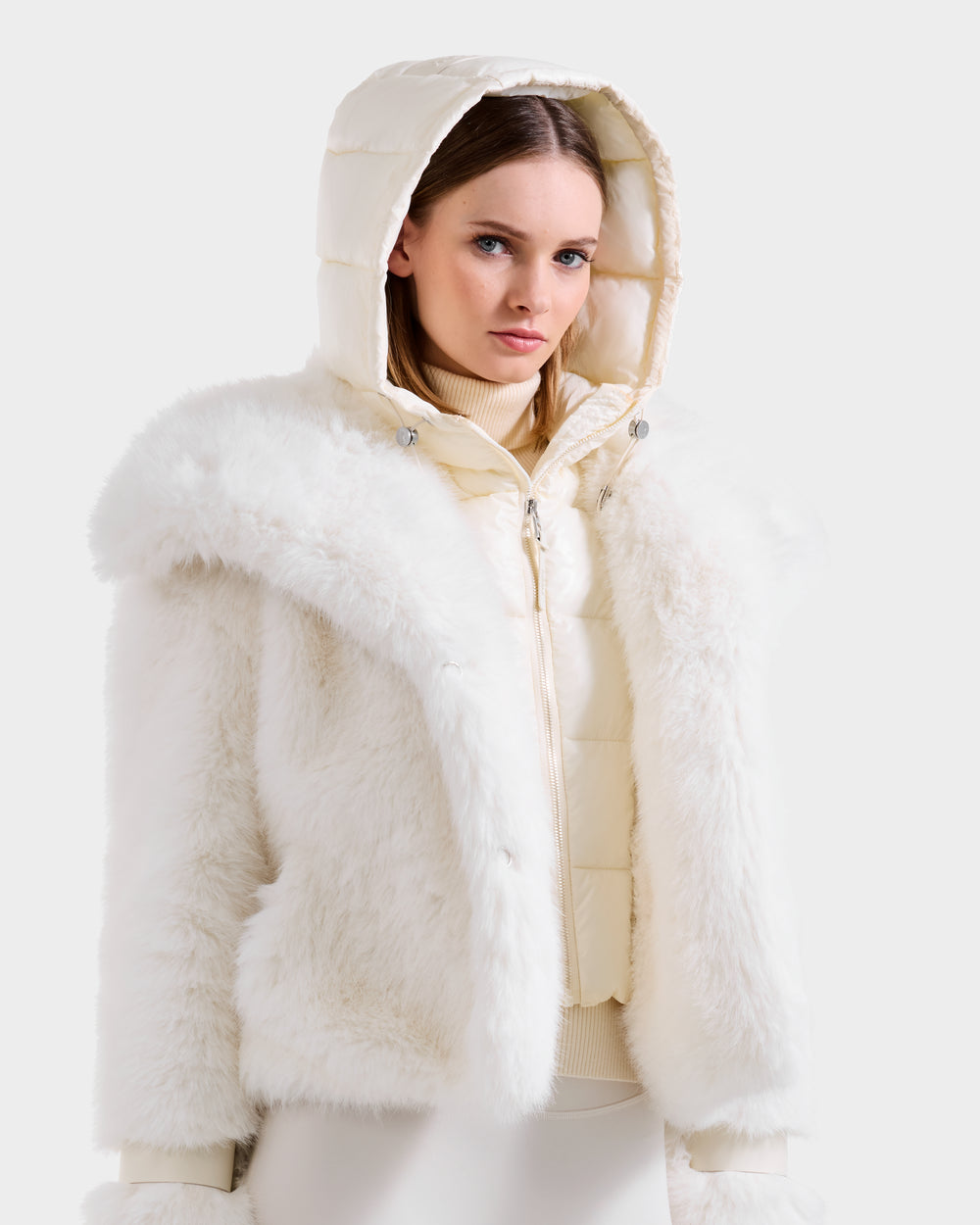 Elegant Cream Puffer with Faux Fur Trim Elegant Cream Puffer with Faux Fur Trim — Iceland Winter Outfits