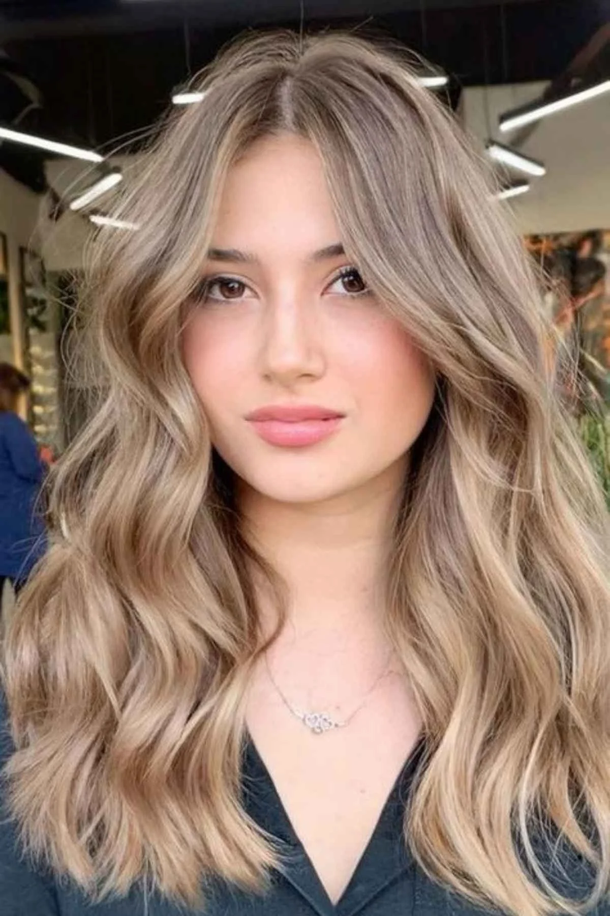 Casual Ash Blonde Hair with Black Knit Top and Heart Necklace Casual Ash Blonde Hair with Black Knit Top and Heart Necklace — Blonde Hair Colour