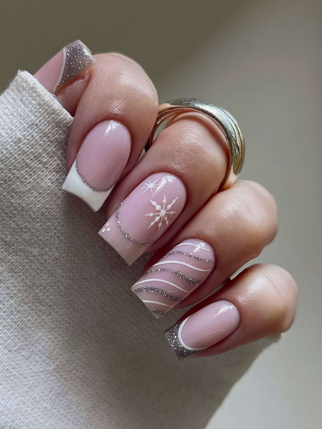 Snowflake French Medium Square Nails Snowflake French Medium Square Nails — Winter Pink Nails