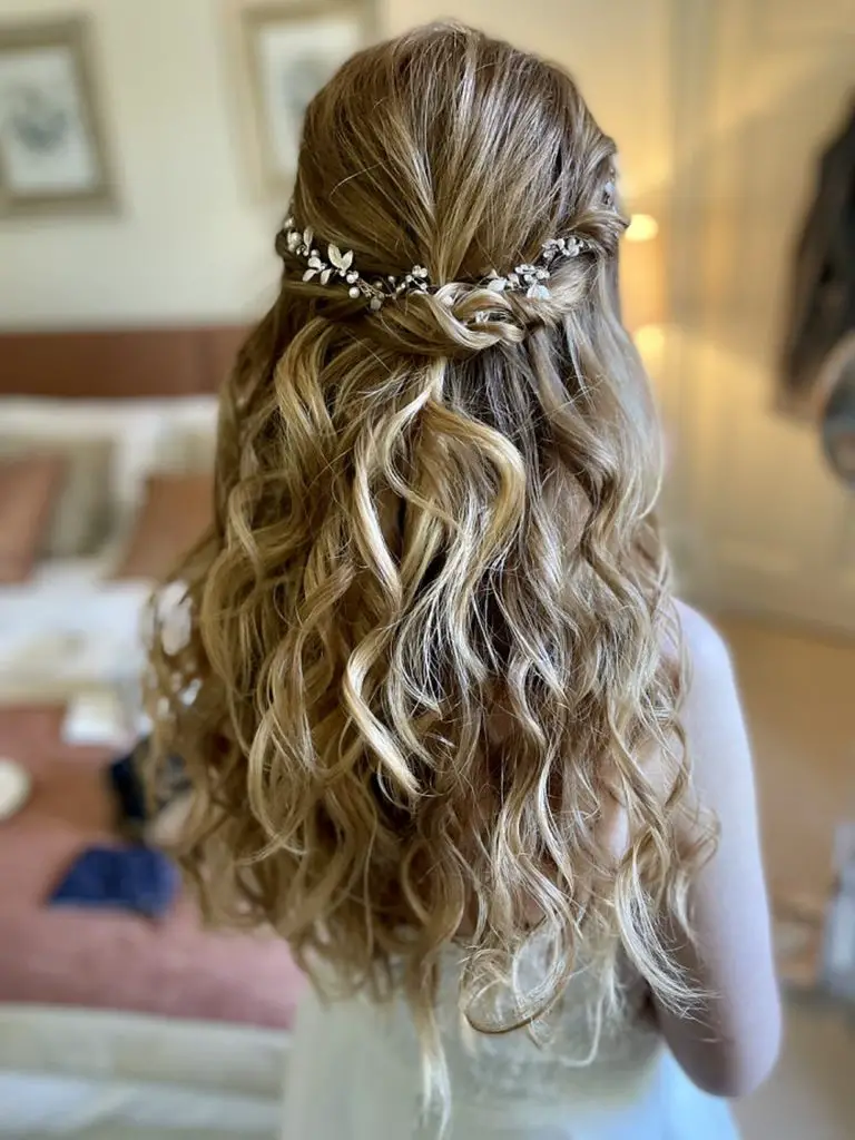 Brown With Blonde Highlights Twisted Accessory Brown With Blonde Highlights Twisted Accessory — Winter Half Up Half Down Hairstyles