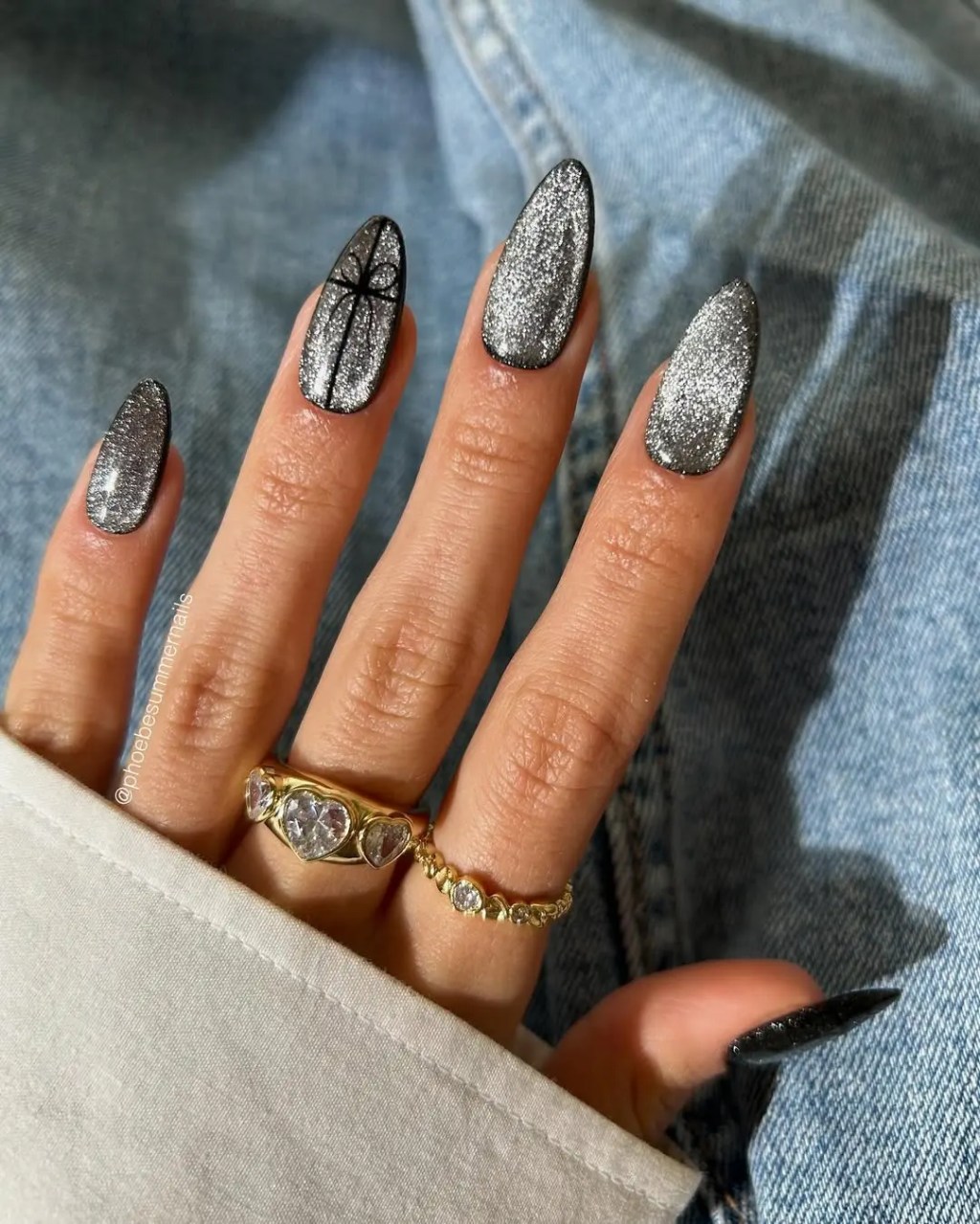 Holographic Silver Cross Motif Nails Holographic Silver Cross Motif Nails — Winter Nail Colors