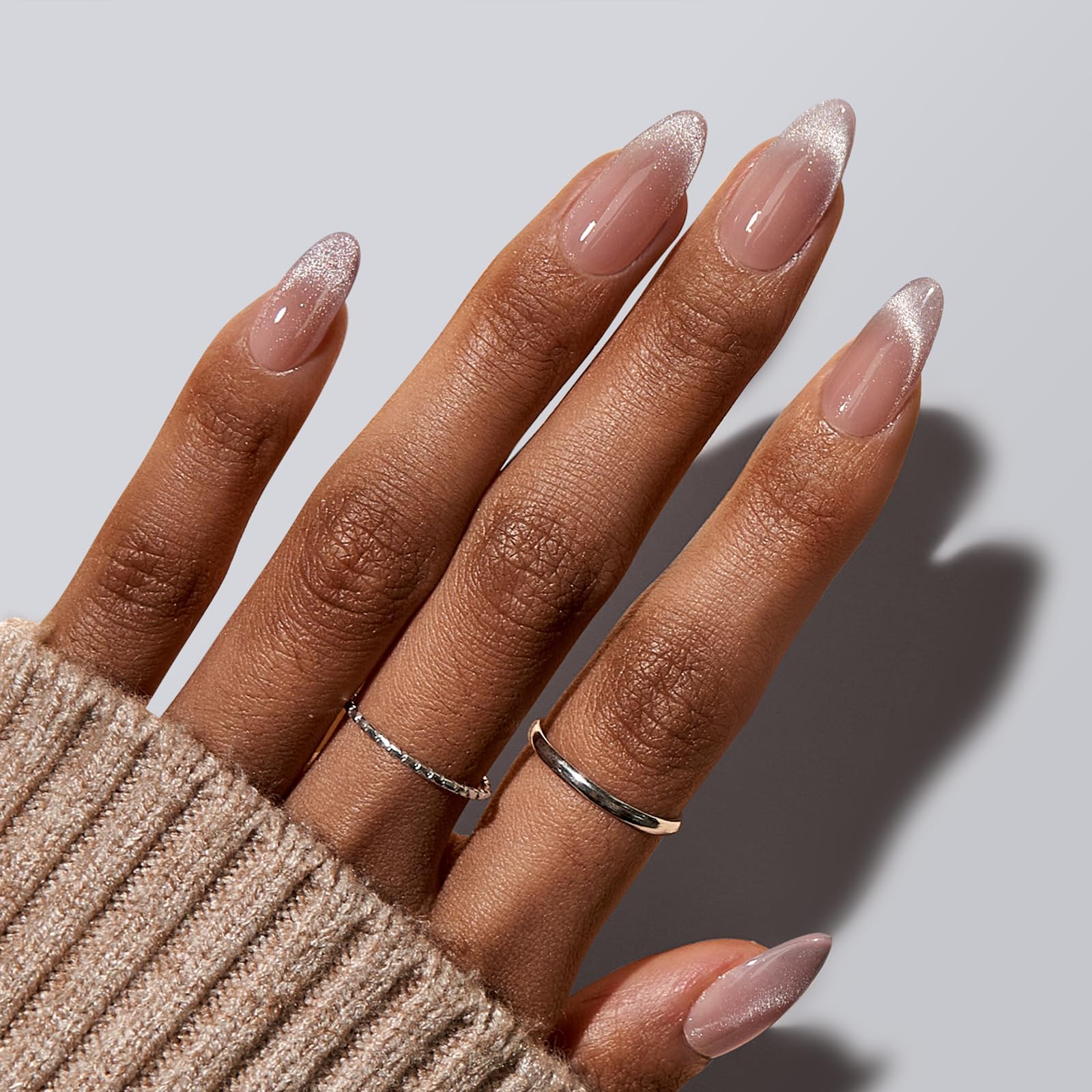 Milky White Gold Marble Cat Eye Nails Milky White Gold Marble Cat Eye Nails — Winter Cat Eye Nails