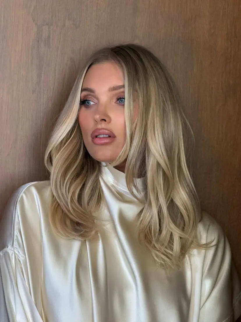 Voluminous Platinum Blonde Waves Voluminous Platinum Blonde Waves — Medium Length Winter Haircuts