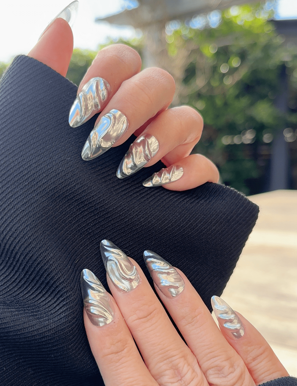 Liquid Metal Sculptural Chrome Design — Silver Chrome Nails