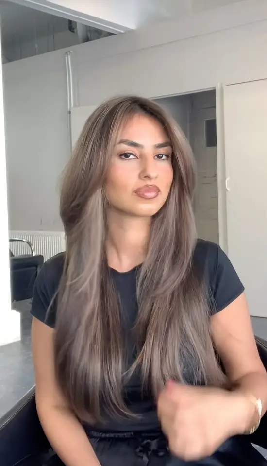Mid-Back Blowout Smoky Ash Tone Mid-Back Blowout Smoky Ash Tone — Mushroom Brown Hair
