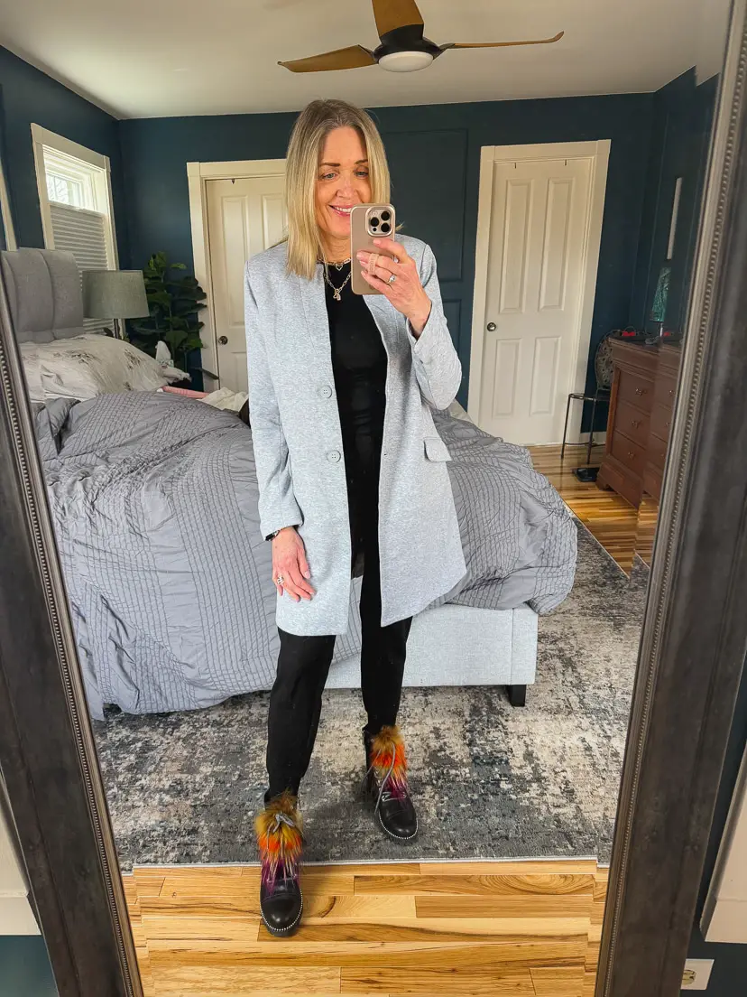 Black Leather Ankle Boots With Fur Trim Outfit Idea Black Leather Ankle Boots With Fur Trim Outfit Idea — Comfy Winter Outfits