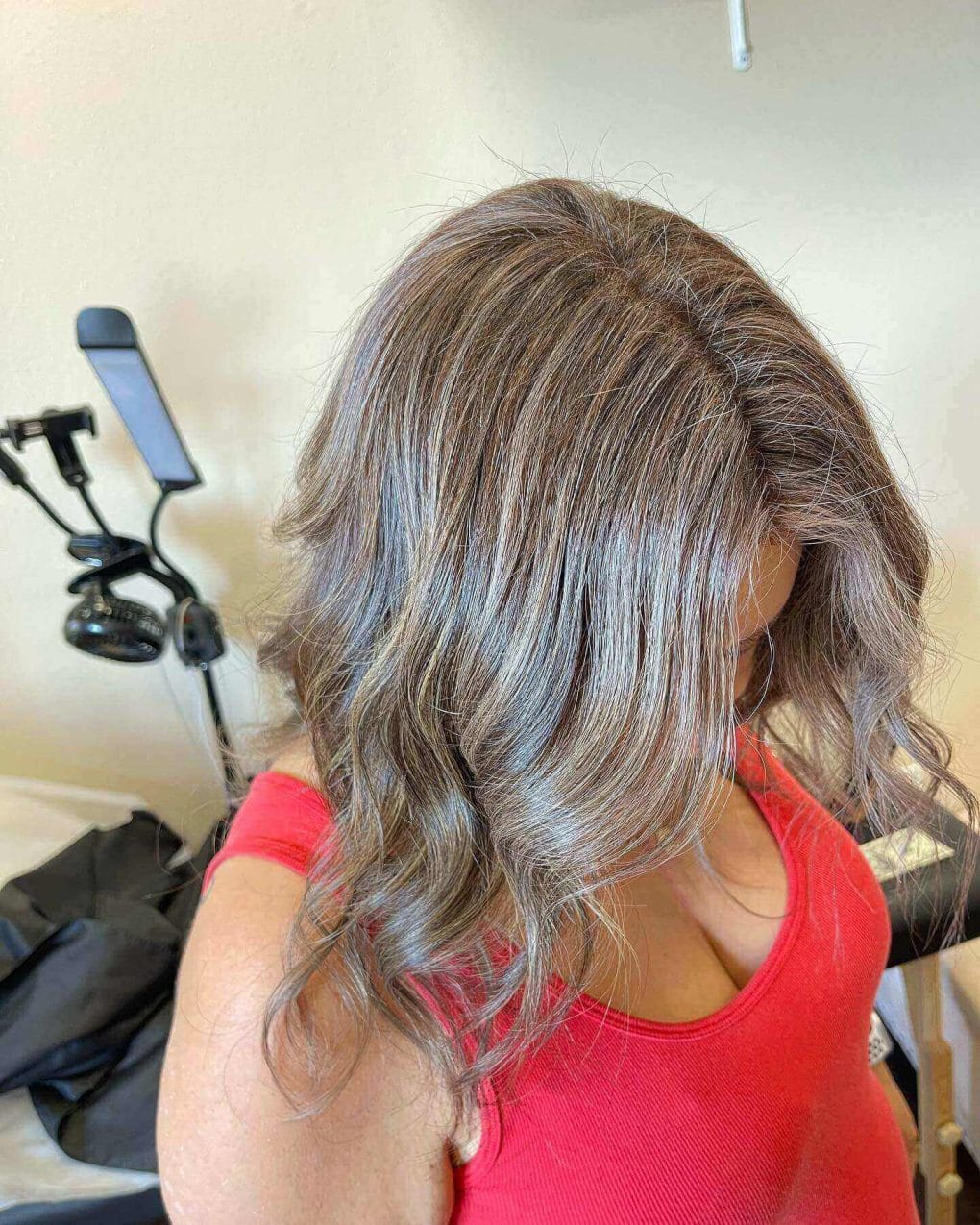 No Bangs Lob With Gray Base and Ash Blonde Highlights No Bangs Lob With Gray Base and Ash Blonde Highlights — Gray Blending Highlights