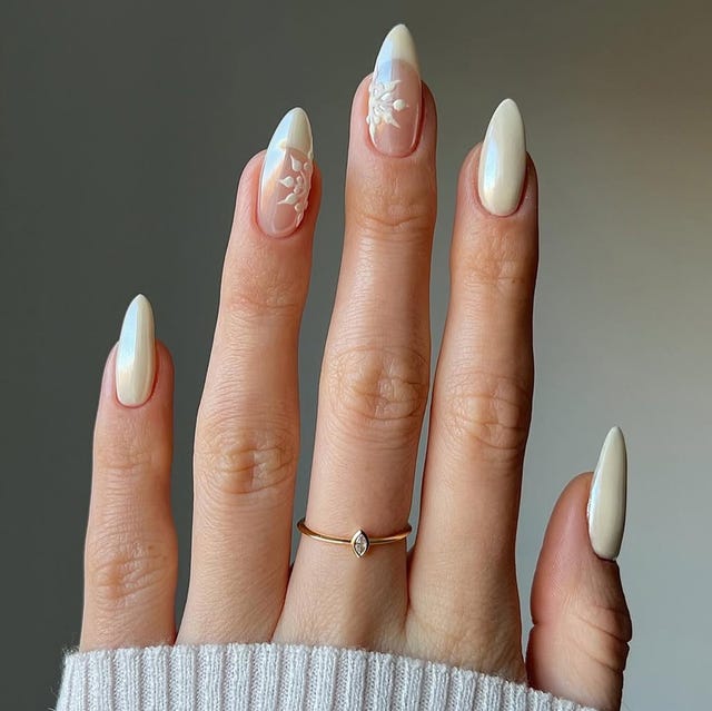 Creamy Off-White Floral Motif Almonds Creamy Off-White Floral Motif Almonds — Winter Nail Colors