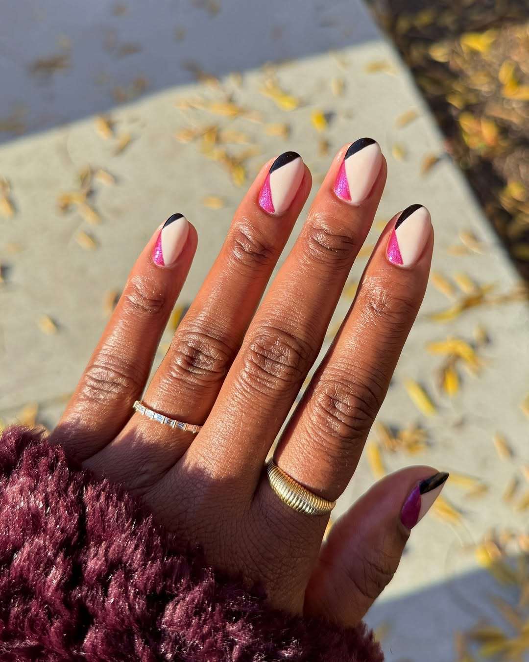 Geometric Color Block Short Oval Nails Geometric Color Block Short Oval Nails — Neutral Nail Colors