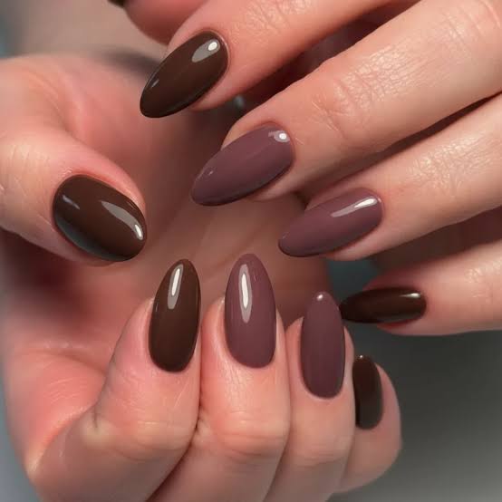 Deep Brown Muted Mauve Gloss Deep Brown Muted Mauve Gloss — Winter Nails