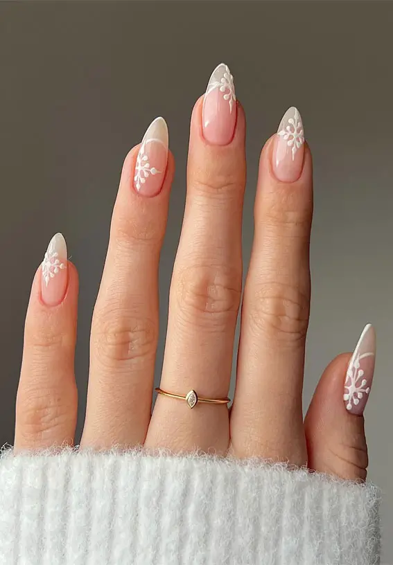 Snowflake French Manicure Almonds Snowflake French Manicure Almonds — Short Winter Almond Nails