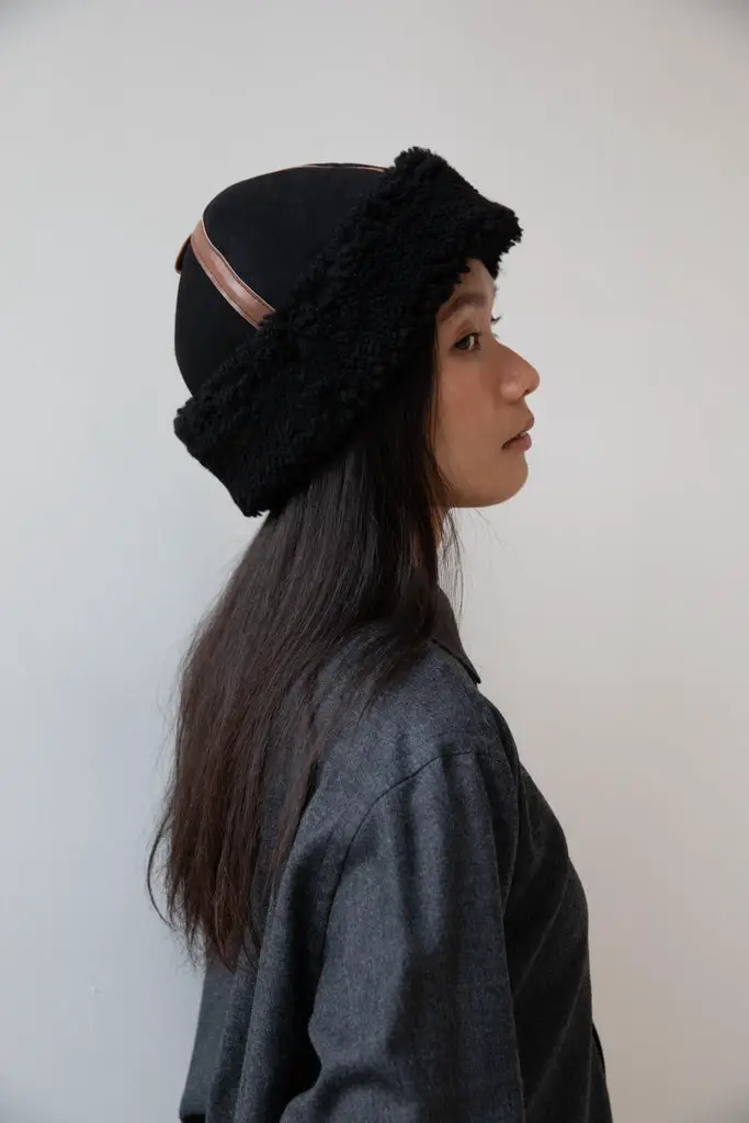 Long Dark Brown Hair Under Winter Hat Long Dark Brown Hair Under Winter Hat — Winter Hat Hairstyles